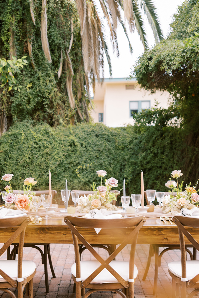 Elegant Table Setting in the Backyard